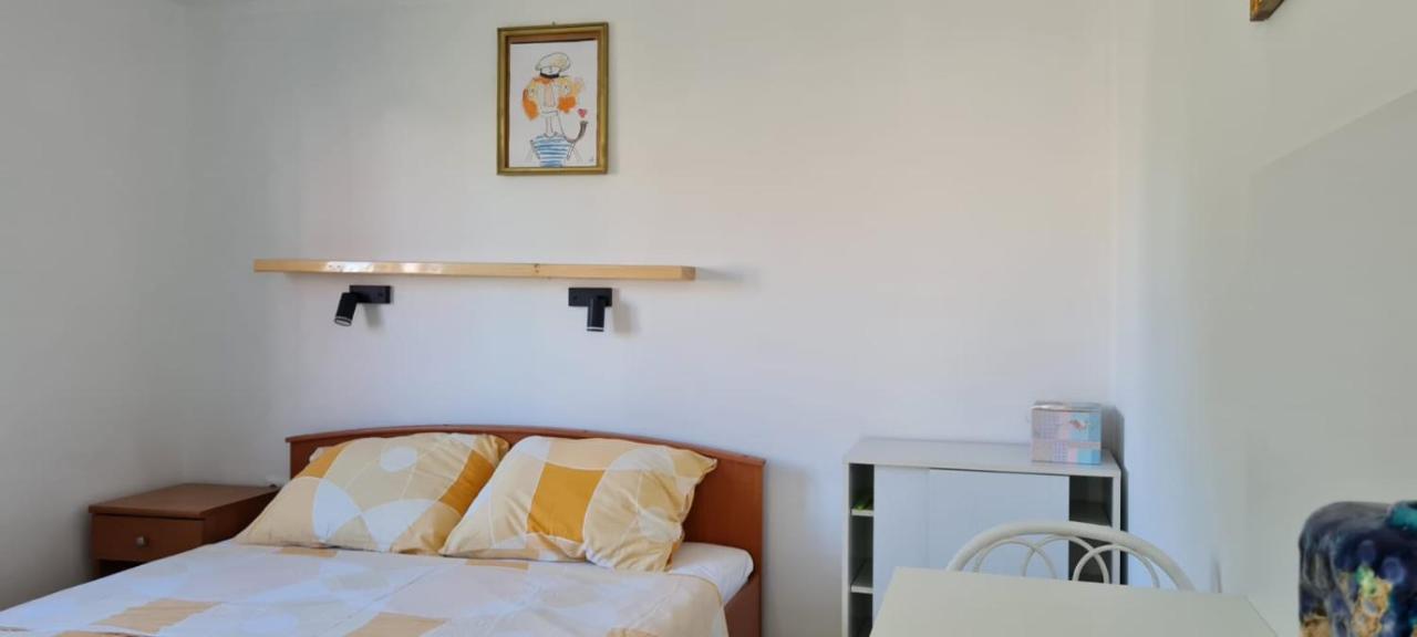 Apartmani Centar Seline Paklenica Bagian luar foto